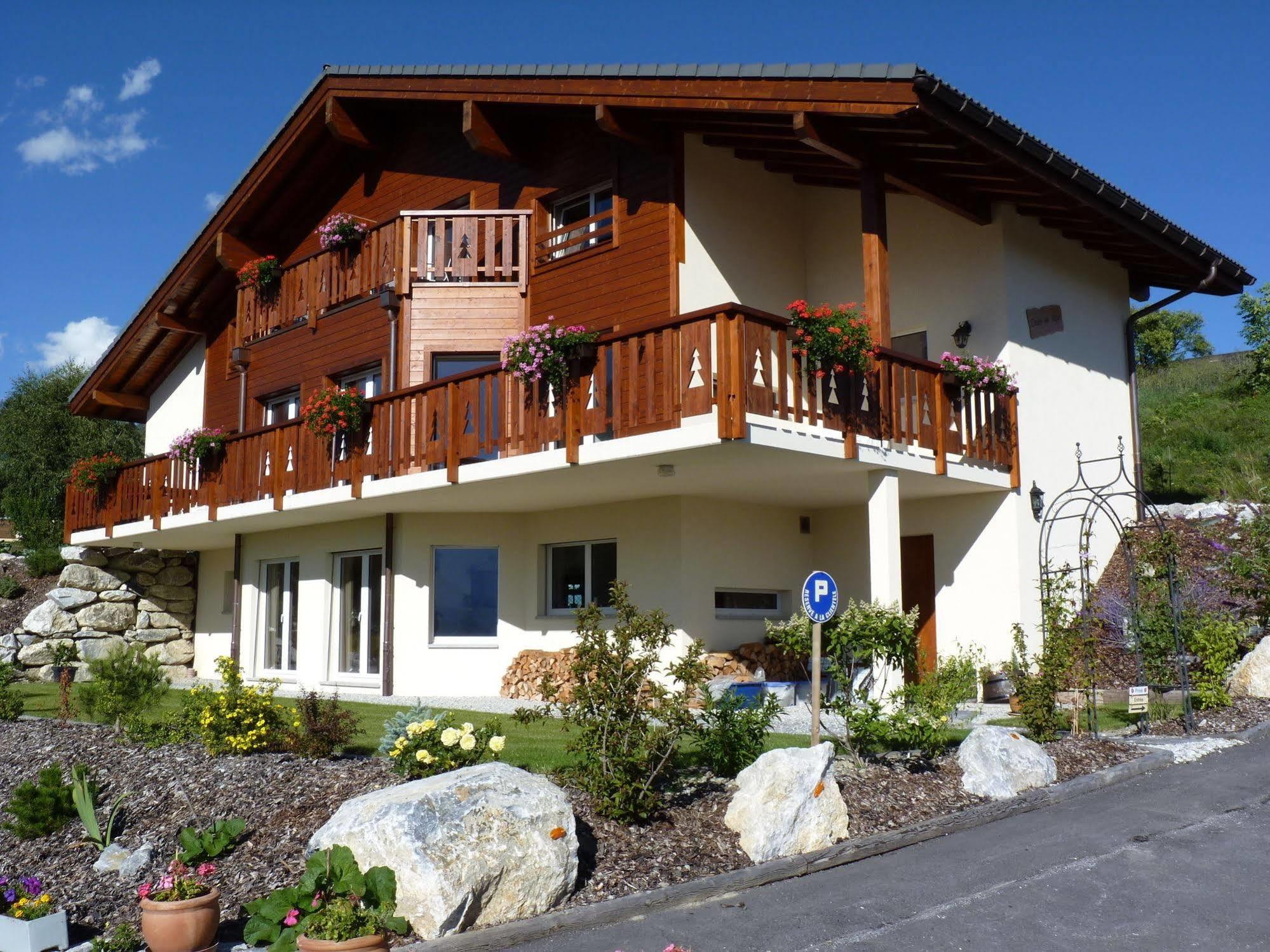 Chalet Des Alpes Bed and Breakfast Crans-Montana Eksteriør billede